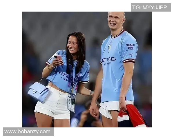 前足球明星的女友们揭秘她们的爱情故事与生活现状